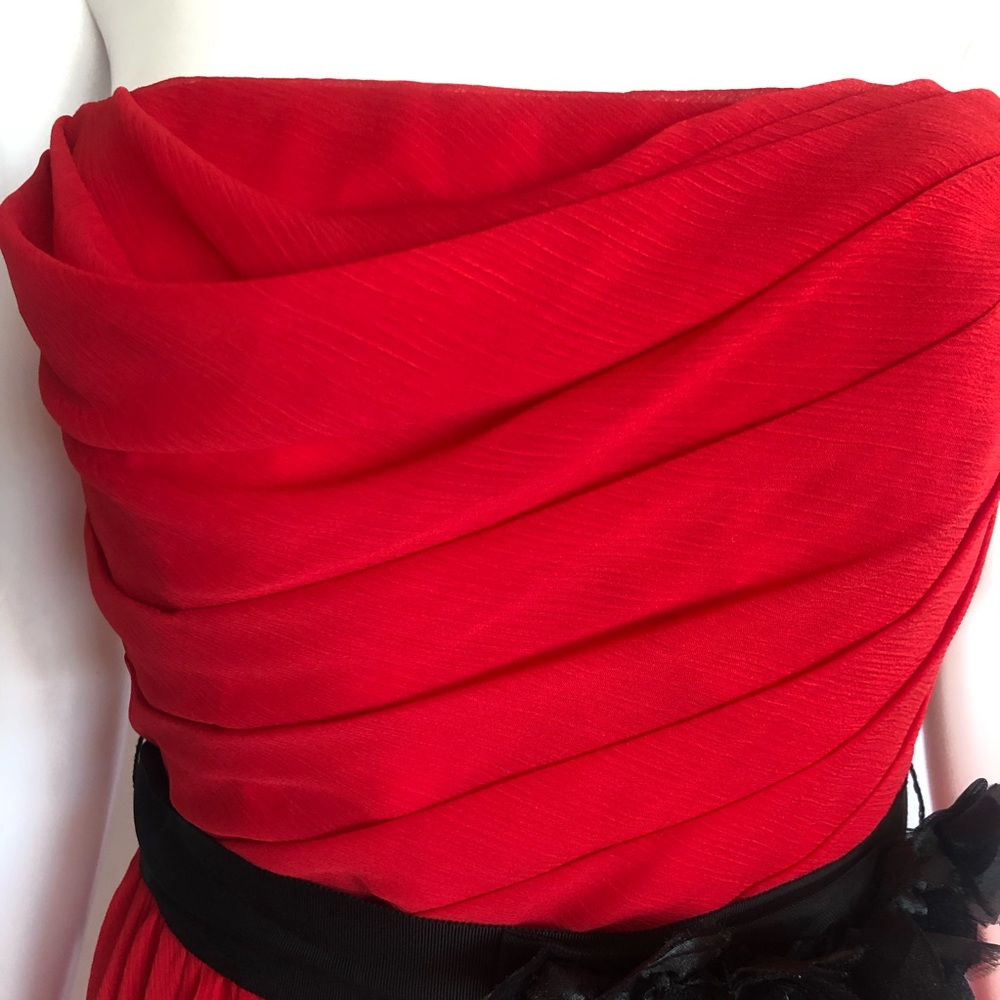 White by Vera Wang 4 red w black floral belt NWOT - Picture 10 of 10